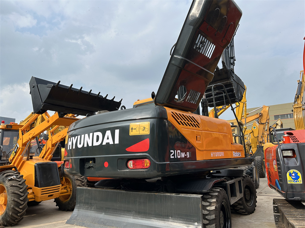 HYUNDAI 210W-9S - حفارة على عجلات: صور 2 HYUNDAI 210W-9S - حفارة على عجلات: صور 2