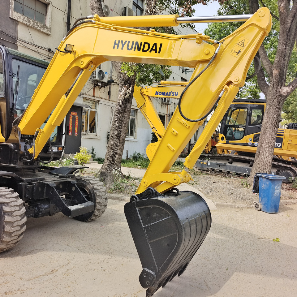 HYUNDAI R60W-7 - حفارة على عجلات: صور 2 HYUNDAI R60W-7 - حفارة على عجلات: صور 2