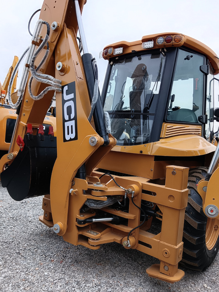 JCB 4CX 4*4 DRIVE BRAND NEW - حفار متعدد الاستخدام: صور 1 JCB 4CX 4*4 DRIVE BRAND NEW - حفار متعدد الاستخدام: صور 1