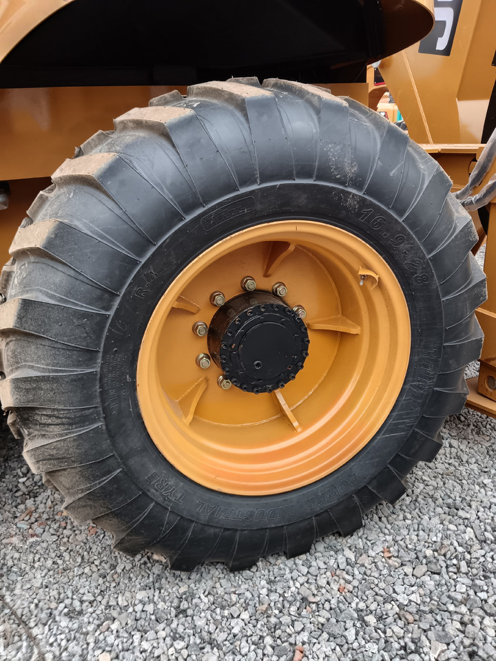 JCB 4CX - حفار متعدد الاستخدام: صور 3 JCB 4CX - حفار متعدد الاستخدام: صور 3