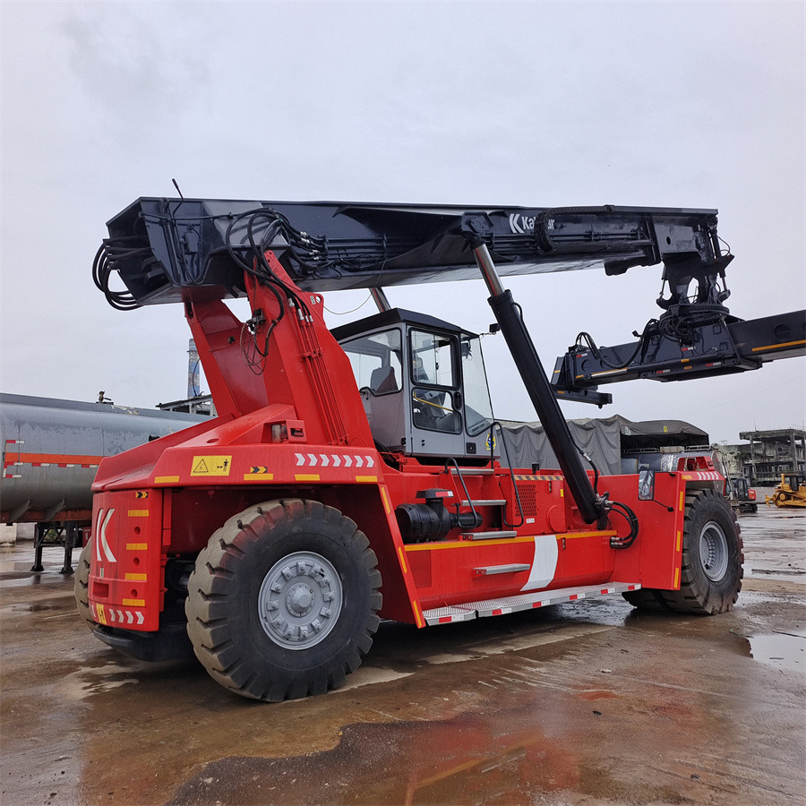 KALMAR DRF 450 - رافعات حاويات: صور 5 KALMAR DRF 450 - رافعات حاويات: صور 5