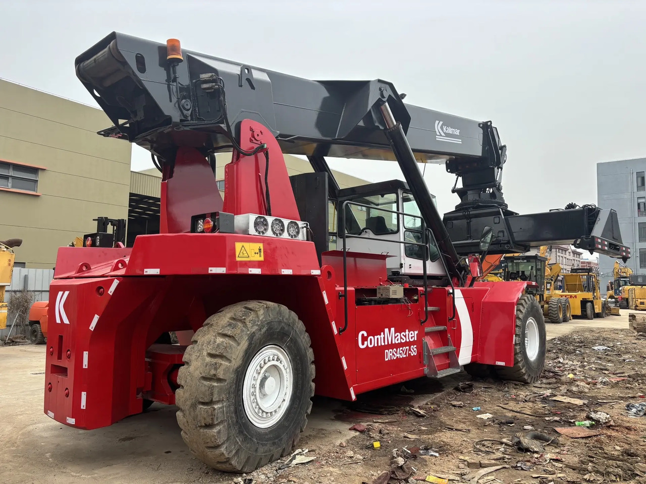 KALMAR DRS 4527 - S5 DRF450 DRT 450 45TON CONTAINER HANDLER - رافعات حاويات: صور 1 KALMAR DRS 4527 - S5 DRF450 DRT 450 45TON CONTAINER HANDLER - رافعات حاويات: صور 1
