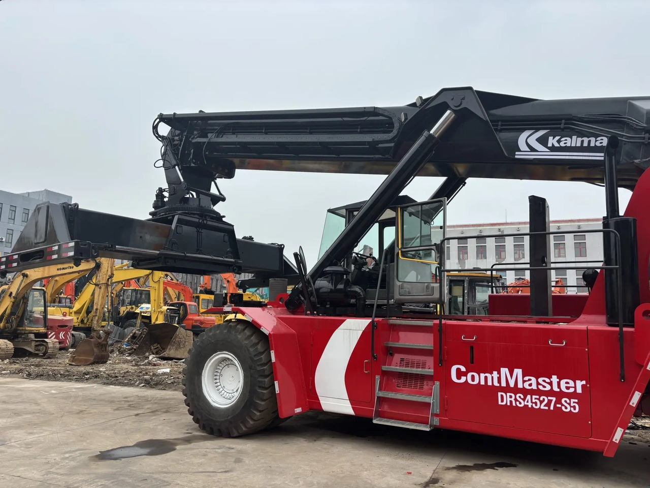 KALMAR DRS4527-S5 DRF450 DRD450 DRT450 - رافعة للحاويات: صور 3 KALMAR DRS4527-S5 DRF450 DRD450 DRT450 - رافعة للحاويات: صور 3