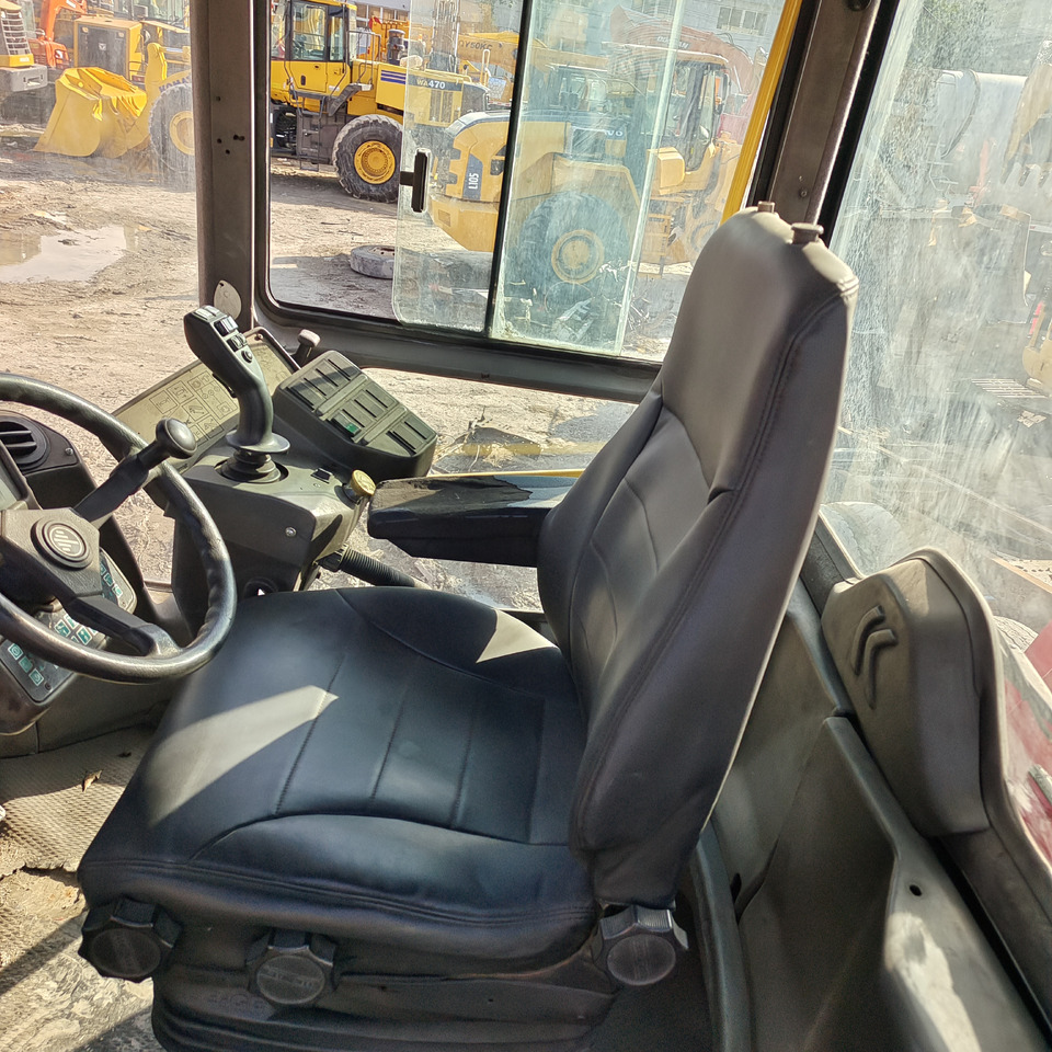 رافعات حاويات KALMAR DRT450: صور 8 رافعات حاويات KALMAR DRT450: صور 8