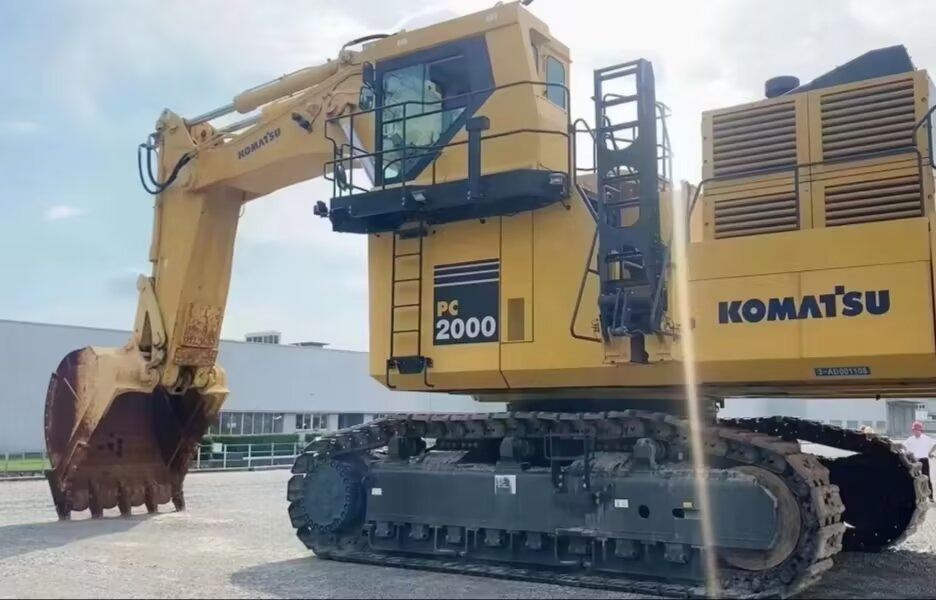 KOMATSU PC2000-8 PC 2000 - 8 Mining Crawler Excavator - ماكينات التعدين: صور 2 KOMATSU PC2000-8 PC 2000 - 8 Mining Crawler Excavator - ماكينات التعدين: صور 2