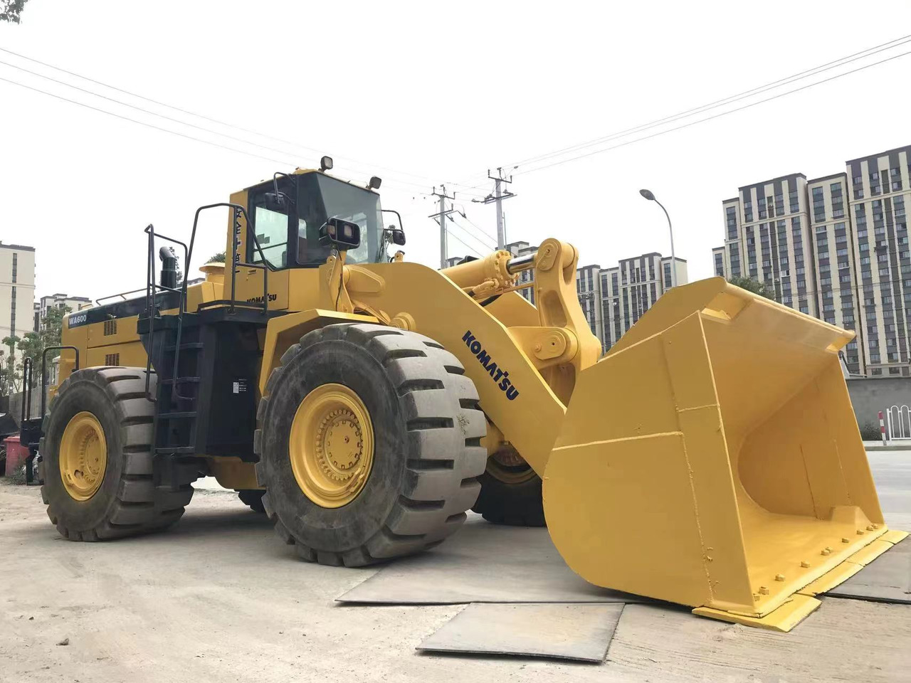 KOMATSU WA600-6 - اللودر بعجل: صور 3 KOMATSU WA600-6 - اللودر بعجل: صور 3