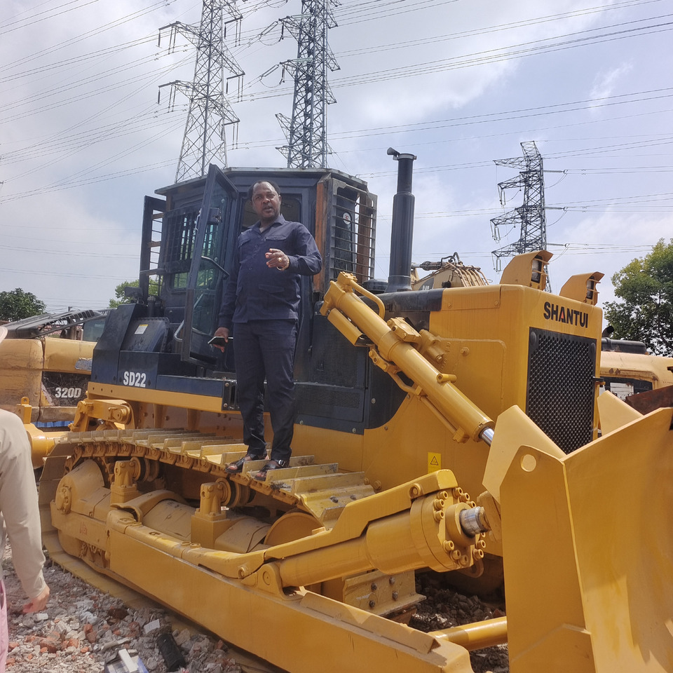 SHANTUI SD22 WITH CLEARING RAKE - بلدوزر: صور 4 SHANTUI SD22 WITH CLEARING RAKE - بلدوزر: صور 4