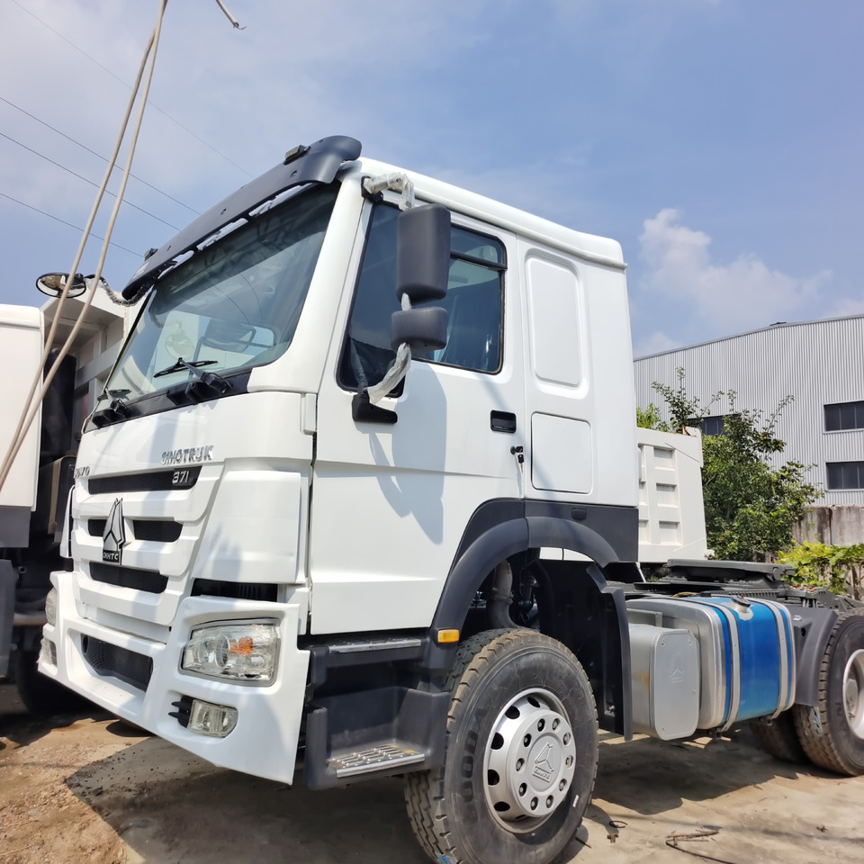 SINOTRUK HOWO 371 375 TRACOR HEAD - شاحنة جرار: صور 4 SINOTRUK HOWO 371 375 TRACOR HEAD - شاحنة جرار: صور 4