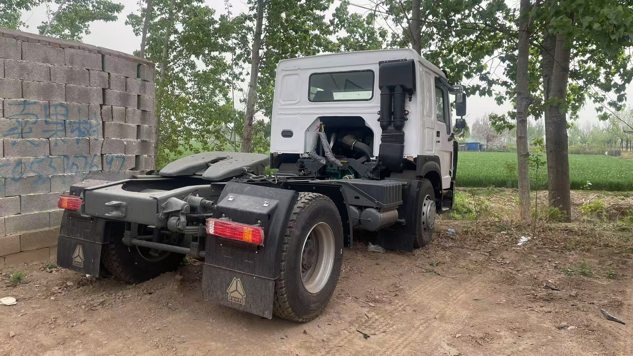 SINOTRUK HOWO 4*2 TRACTOR HEAD 371 375 380 400 420 HP - شاحنة جرار: صور 2 SINOTRUK HOWO 4*2 TRACTOR HEAD 371 375 380 400 420 HP - شاحنة جرار: صور 2
