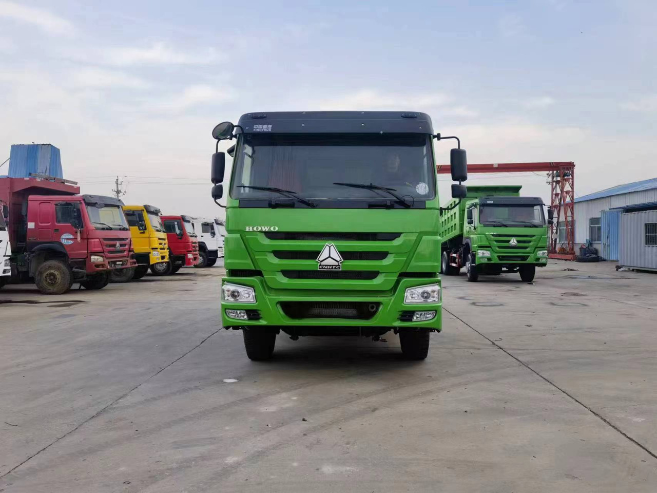 SINOTRUK HOWO 6*4 8*4 DUMP TRUCK - قلابات: صور 3 SINOTRUK HOWO 6*4 8*4 DUMP TRUCK - قلابات: صور 3