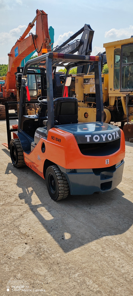 TOYOTA FD35 - رافعة شوكية ديزل: صور 3 TOYOTA FD35 - رافعة شوكية ديزل: صور 3