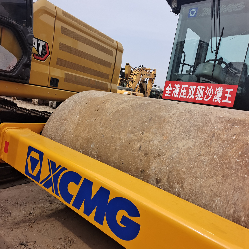 XCMG XS143J - مدحلة الأسفلت: صور 2 XCMG XS143J - مدحلة الأسفلت: صور 2