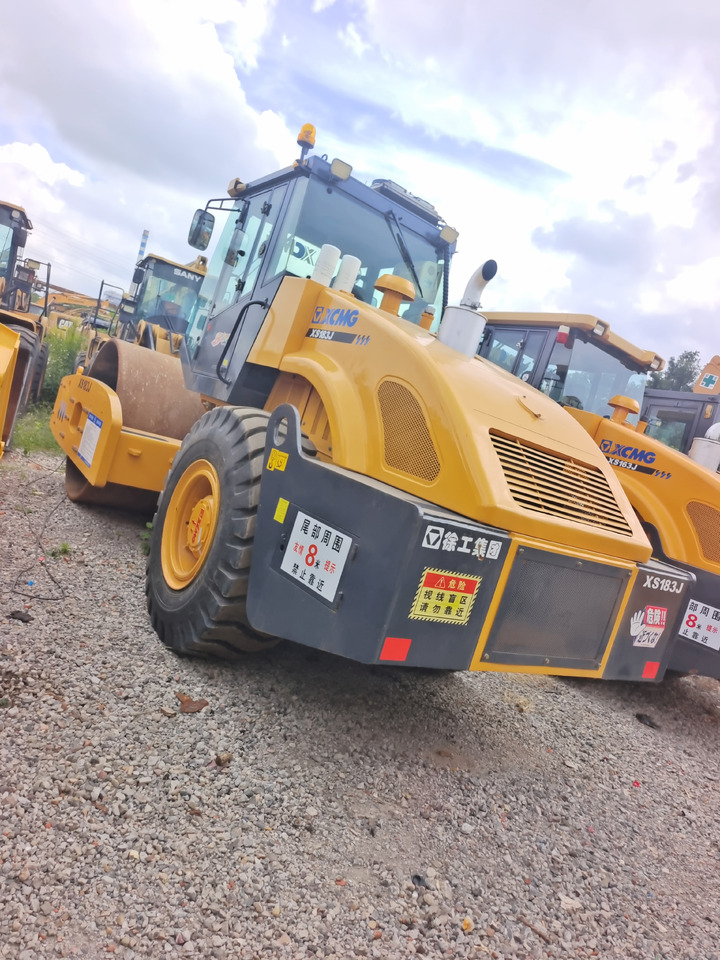 XCMG XS183J - مدحلة الأسفلت: صور 2 XCMG XS183J - مدحلة الأسفلت: صور 2