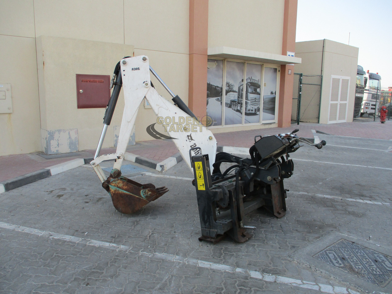 BOBCAT Skid Steer R30S Backhoe Attachment - بكت شيول - شيول صغير: صور 3 BOBCAT Skid Steer R30S Backhoe Attachment - بكت شيول - شيول صغير: صور 3