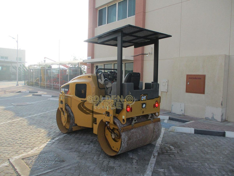 Caterpillar CB34B Tandem Roller - محدلة (زراعي): صور 4 Caterpillar CB34B Tandem Roller - محدلة (زراعي): صور 4