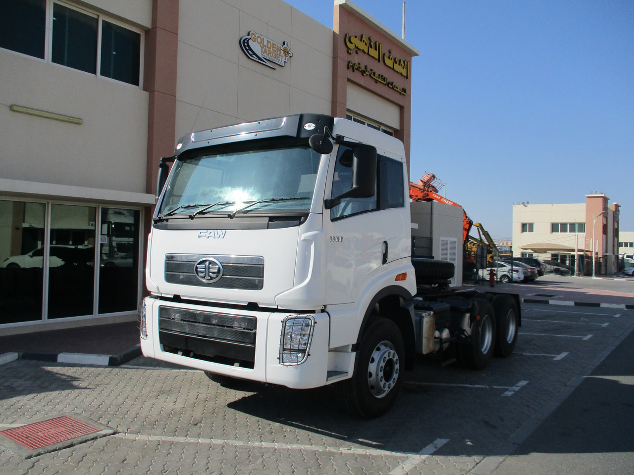 FAW 4181P2K15 6x4 Head Truck - شاحنة جرار: صور 2 FAW 4181P2K15 6x4 Head Truck - شاحنة جرار: صور 2