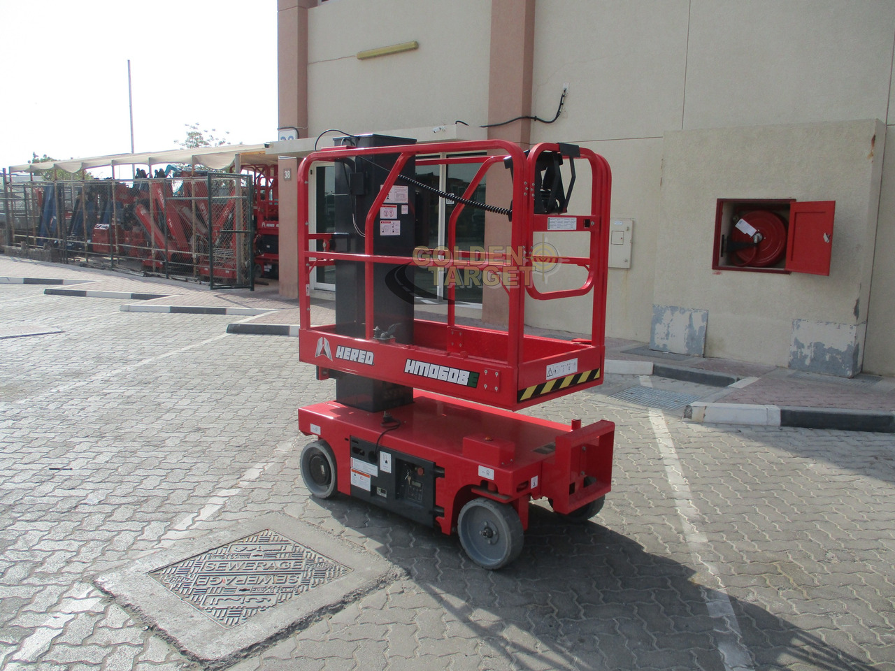 Hered HM0608E Vertical Mast Lift - رافعات مقصية: صور 1 Hered HM0608E Vertical Mast Lift - رافعات مقصية: صور 1
