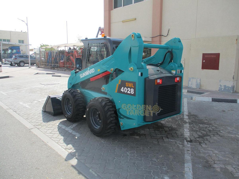 Sunward SWL4028 Skid Steer Loader - لودر: صور 4 Sunward SWL4028 Skid Steer Loader - لودر: صور 4