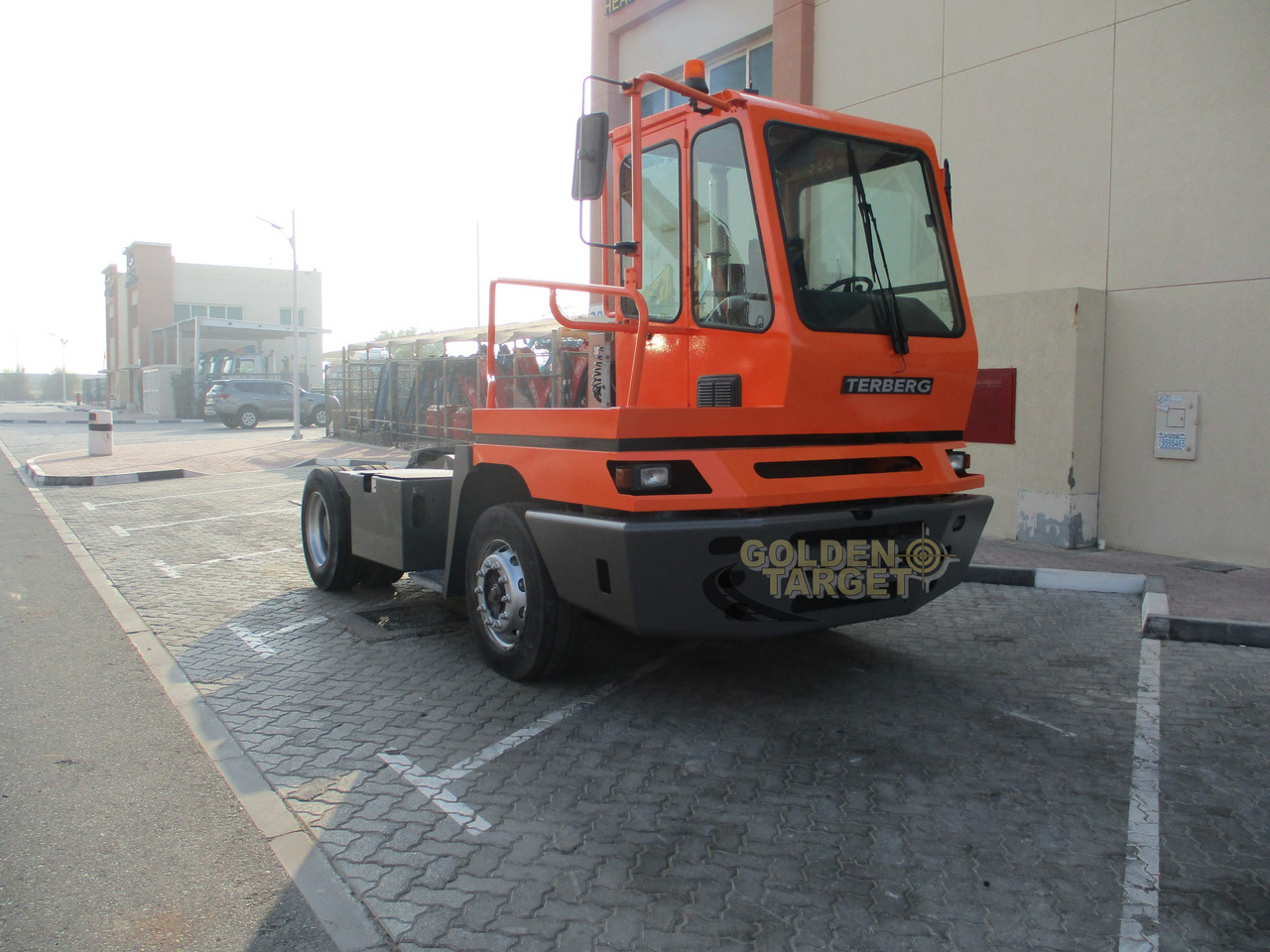 Terberg YT222 4x2 Terminal Truck - جرارات صالات المطارات: صور 1 Terberg YT222 4x2 Terminal Truck - جرارات صالات المطارات: صور 1