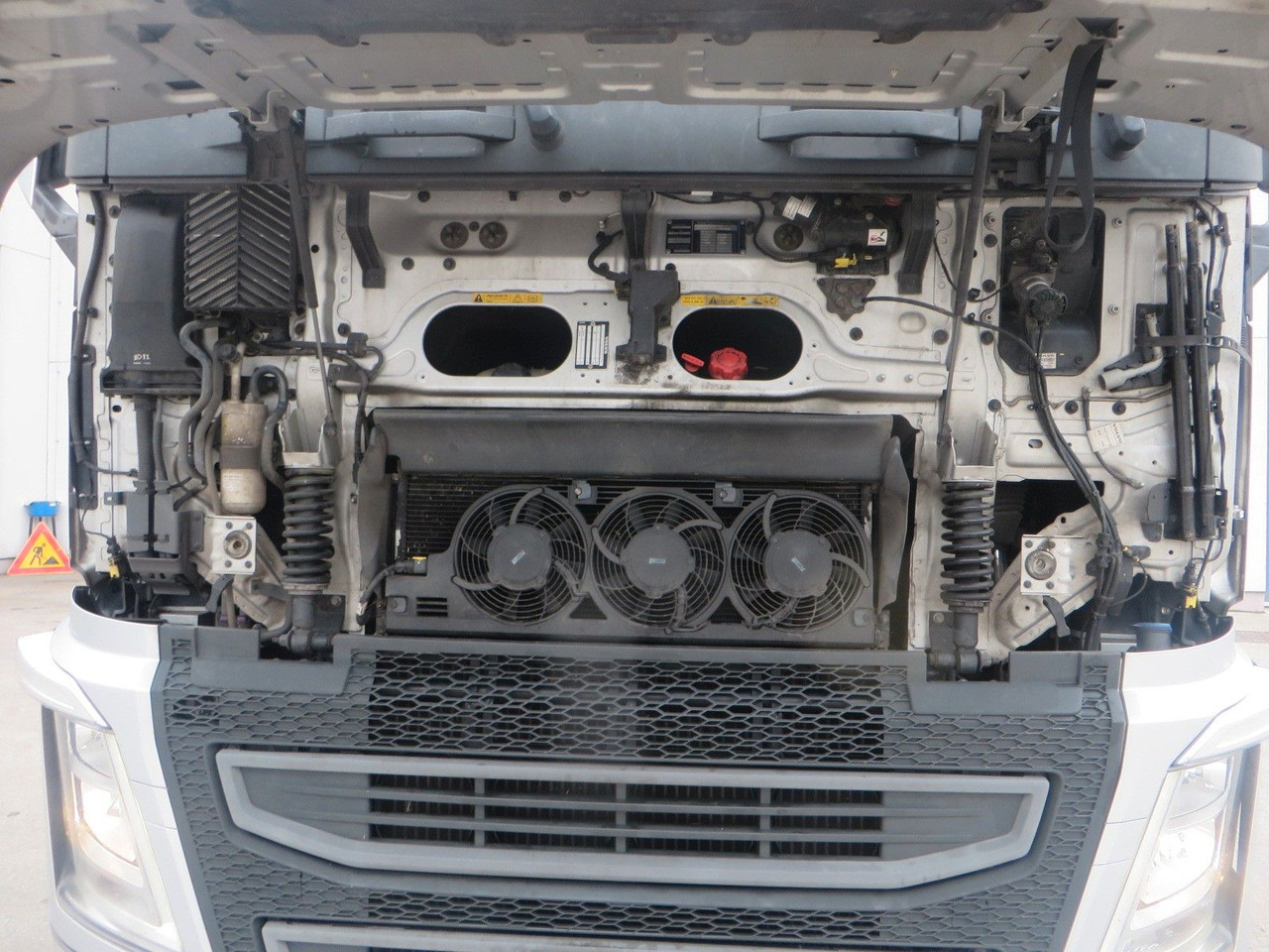 Volvo FH460 4x2Tractor - شاحنة جرار: صور 5 Volvo FH460 4x2Tractor - شاحنة جرار: صور 5