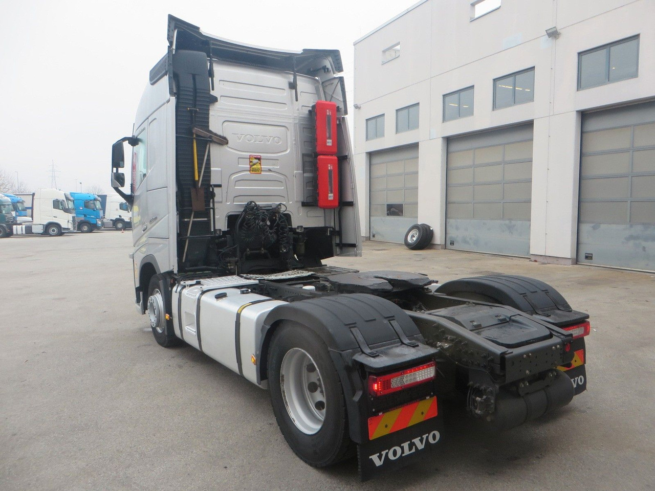 Volvo FH460 4x2Tractor - شاحنة جرار: صور 4 Volvo FH460 4x2Tractor - شاحنة جرار: صور 4