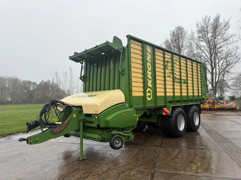 Krone ZX 450 GL Ladewagen 1996 vrachten! Opraapwagen - مقطورات الاعلاف: صور 2 Krone ZX 450 GL Ladewagen 1996 vrachten! Opraapwagen - مقطورات الاعلاف: صور 2