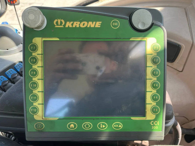 Krone swadro 1400 plus 4 rotor hark NIEUW STAAT - لمّامَة القش: صور 4 Krone swadro 1400 plus 4 rotor hark NIEUW STAAT - لمّامَة القش: صور 4