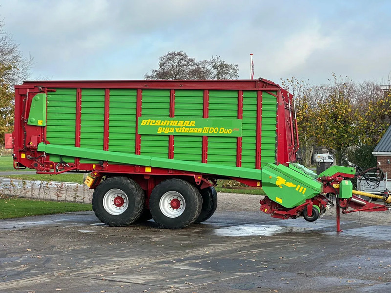 Strautmann Giga Vitesse III 3 Ladewagen Opraapwagen - الآلات والماكينات الزراعية: صور 1 Strautmann Giga Vitesse III 3 Ladewagen Opraapwagen - الآلات والماكينات الزراعية: صور 1