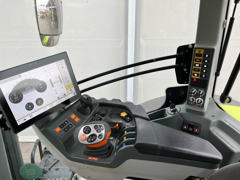 جرار Claas Axion 950: صور 11