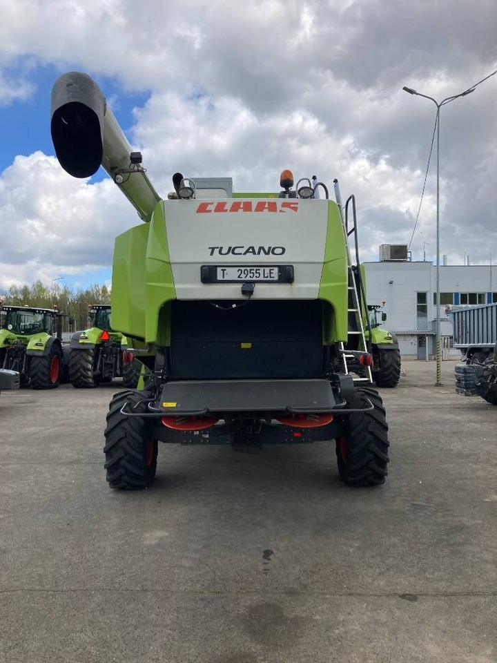 Claas Tucano 570 - حصادة شاملة: صور 4 Claas Tucano 570 - حصادة شاملة: صور 4
