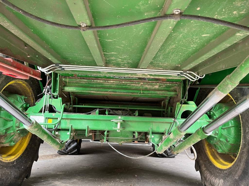 John Deere W 440 - حصادة شاملة: صور 2 John Deere W 440 - حصادة شاملة: صور 2