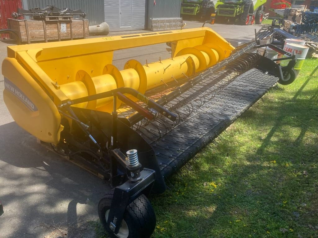 New Holland 790 CP - حصادة شاملة: صور 5 New Holland 790 CP - حصادة شاملة: صور 5