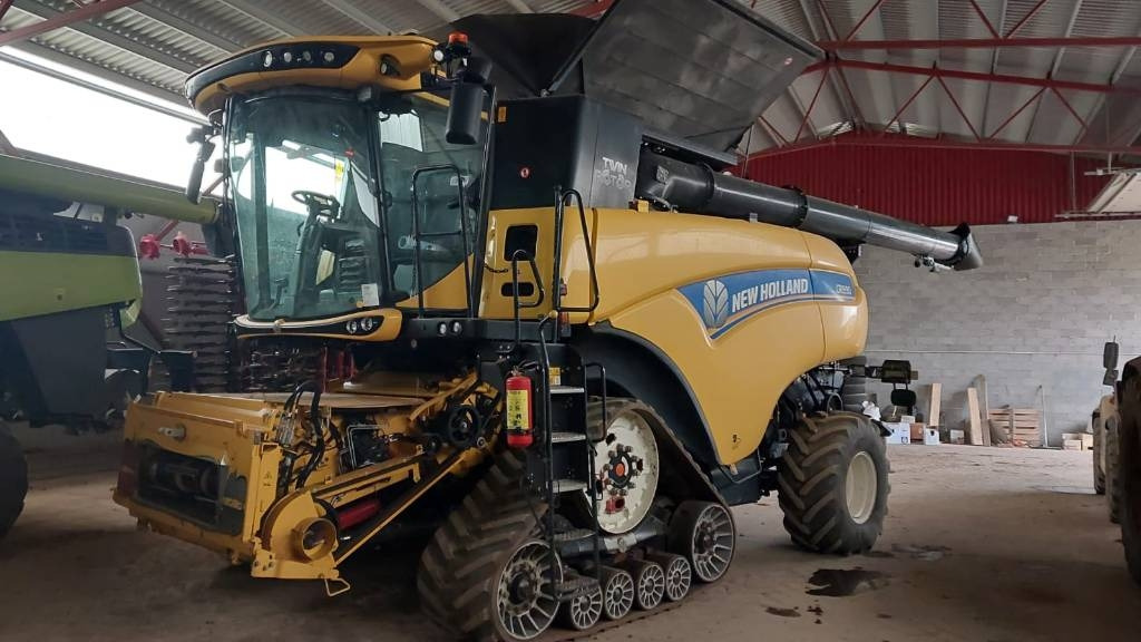 New Holland CR 9.90 - حصادة شاملة: صور 1 New Holland CR 9.90 - حصادة شاملة: صور 1