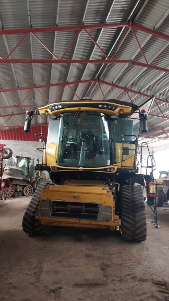 New Holland CR 9.90 - حصادة شاملة: صور 2 New Holland CR 9.90 - حصادة شاملة: صور 2