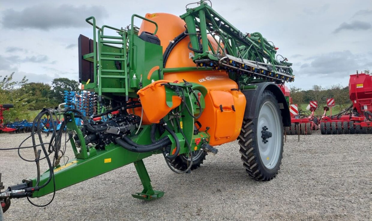 Amazone UX 5200 - 28m med Ama-Select - آلة الرش المقطورة: صور 3 Amazone UX 5200 - 28m med Ama-Select - آلة الرش المقطورة: صور 3