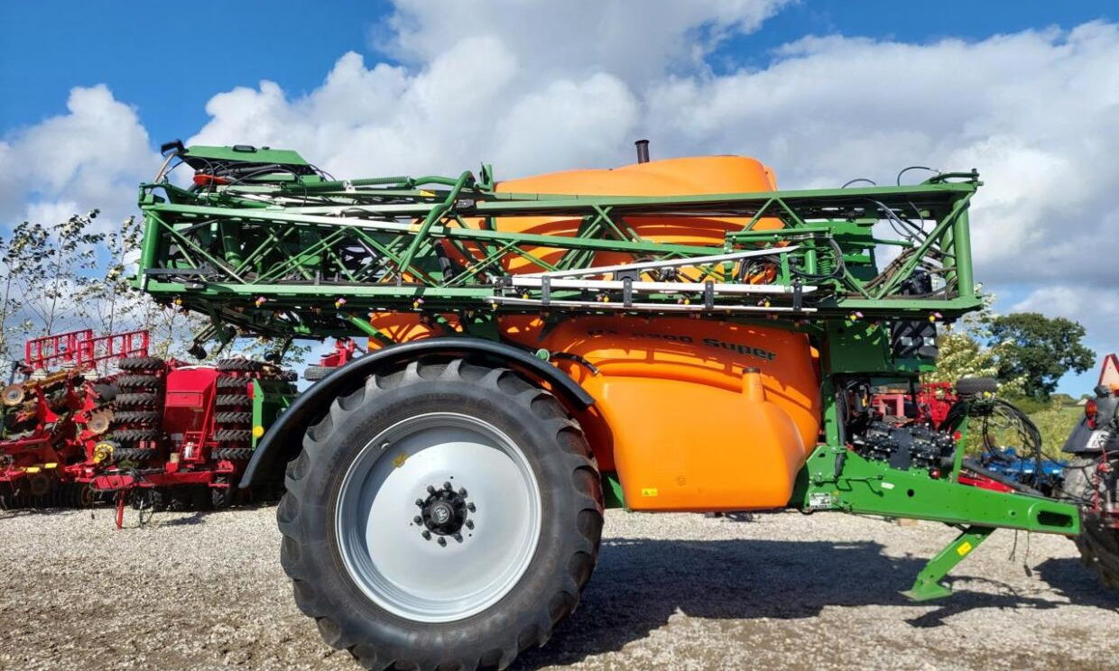 Amazone UX 6200 Super 36-24m med GPS - آلة الرش المقطورة: صور 3 Amazone UX 6200 Super 36-24m med GPS - آلة الرش المقطورة: صور 3