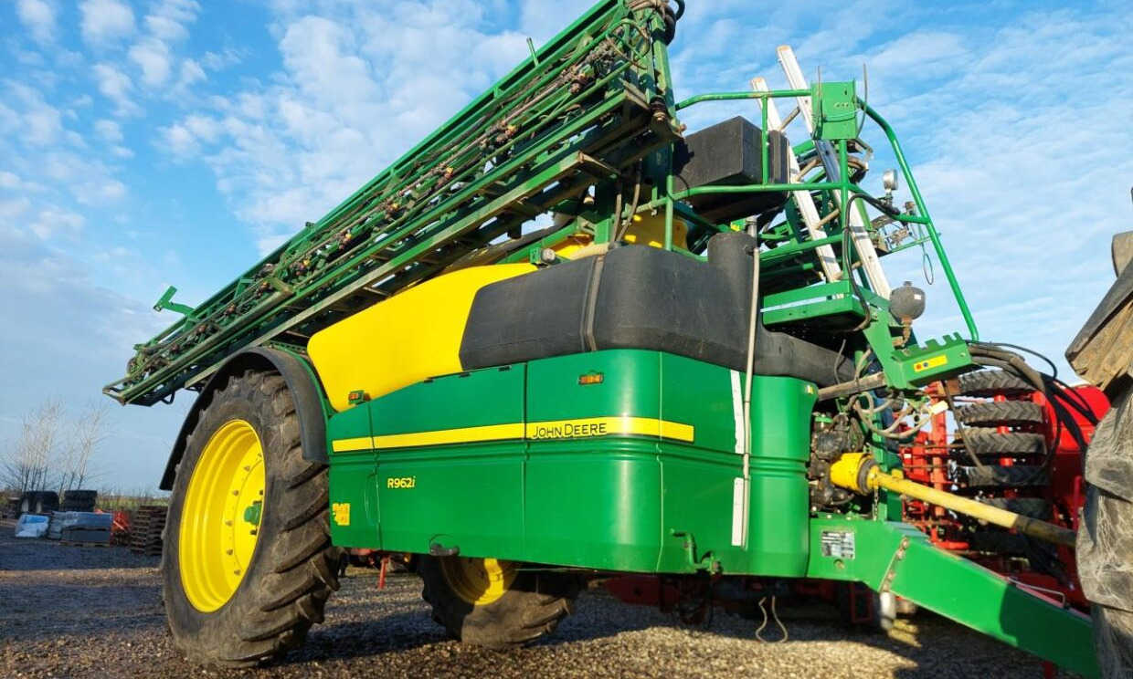 John Deere R962i - 36-24m - آلة الرش المقطورة: صور 2 John Deere R962i - 36-24m - آلة الرش المقطورة: صور 2