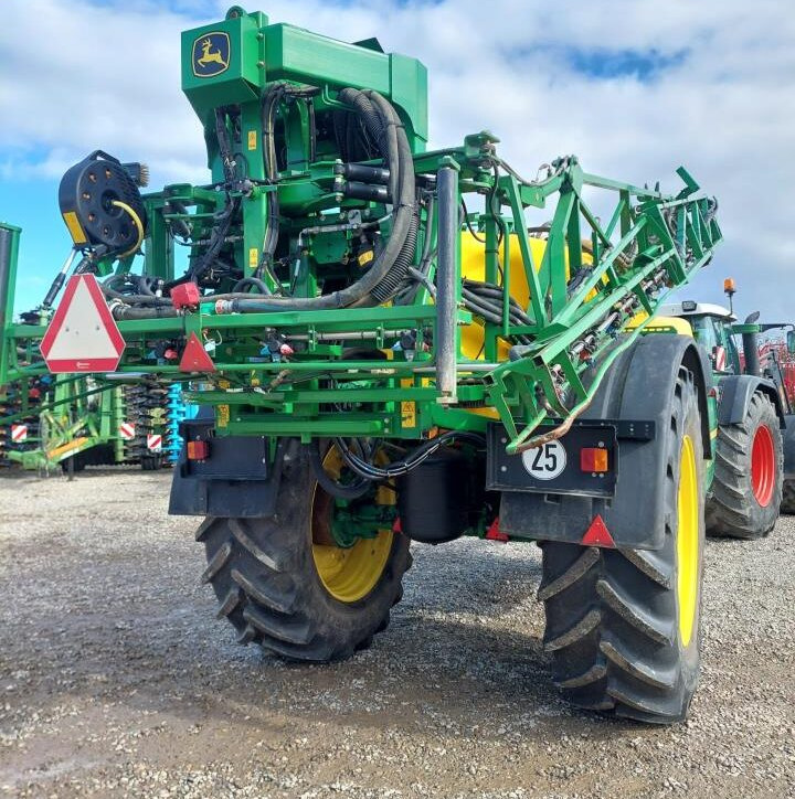 John Deere R962i PowrSpray 36-24m - آلة الرش المقطورة: صور 4 John Deere R962i PowrSpray 36-24m - آلة الرش المقطورة: صور 4