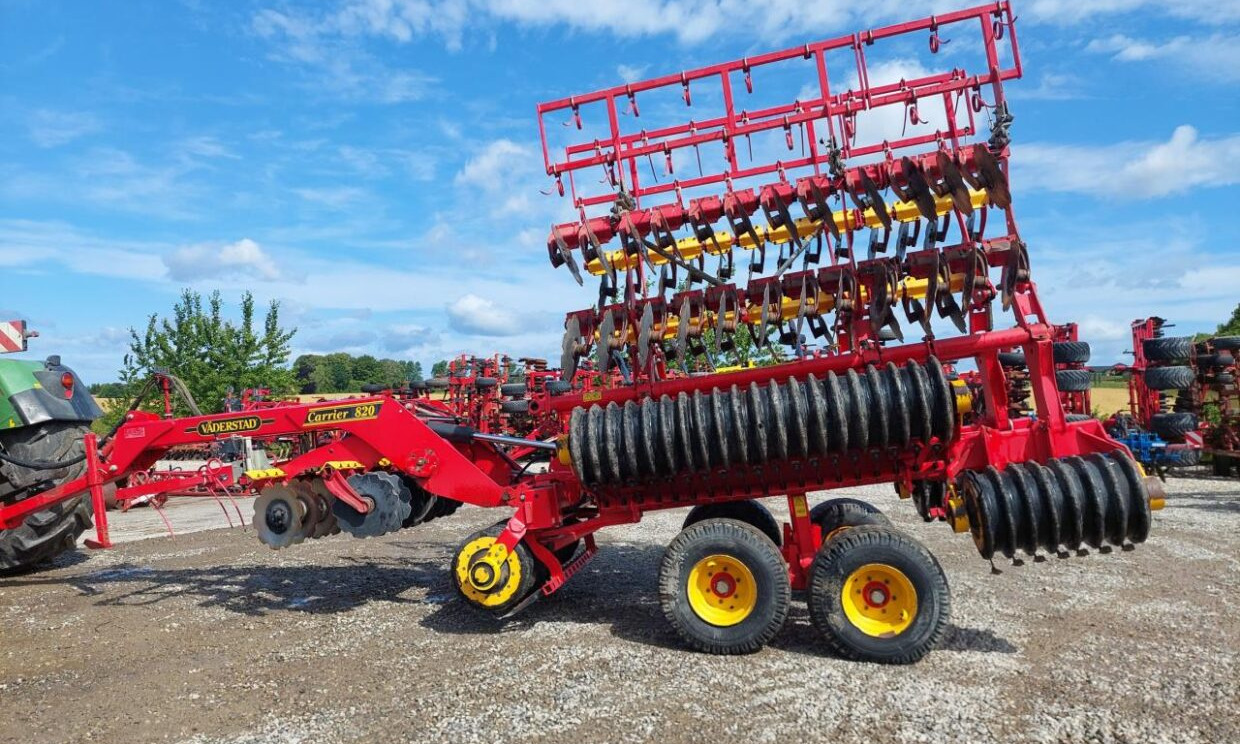 Väderstad Carrier 820 tallerkenharve - قرص مسلفة: صور 1 Väderstad Carrier 820 tallerkenharve - قرص مسلفة: صور 1