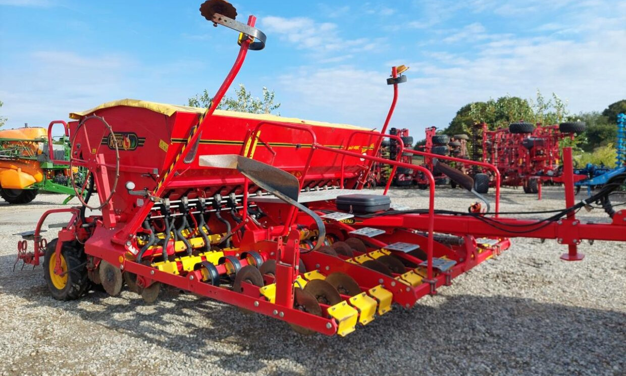 Väderstad Rapid 400C Super XL m Biodrill - معدات بذار: صور 2 Väderstad Rapid 400C Super XL m Biodrill - معدات بذار: صور 2