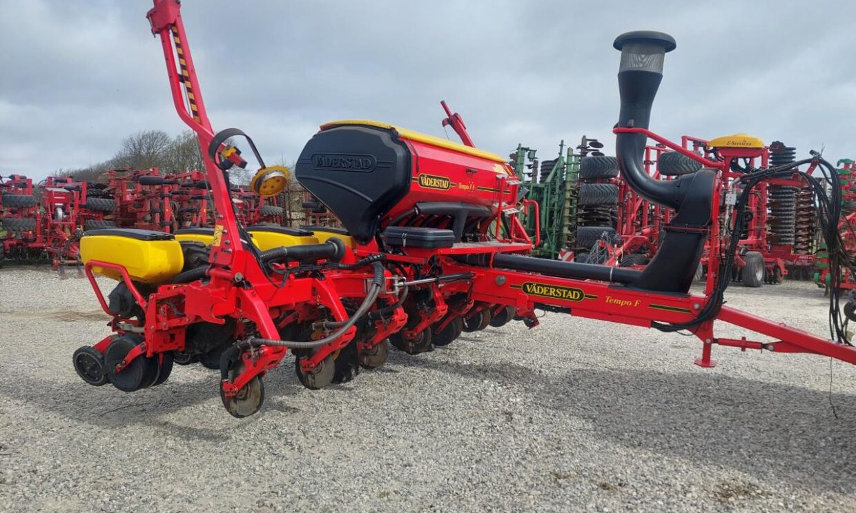 وضع البذور فى خطوط Väderstad Tempo 8 F med E-service: صور 7 وضع البذور فى خطوط Väderstad Tempo 8 F med E-service: صور 7
