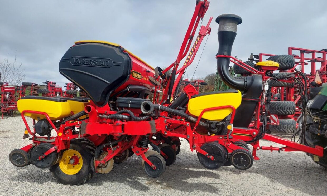 Väderstad Tempo 8 F med E-service - وضع البذور فى خطوط: صور 3 Väderstad Tempo 8 F med E-service - وضع البذور فى خطوط: صور 3