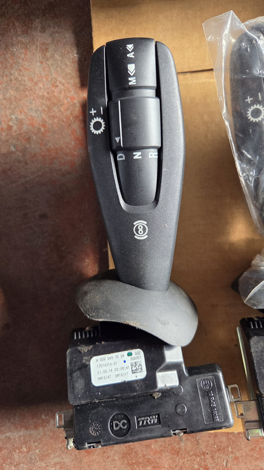 MERCEDES-BENZ ACTROS MP4 - مفتاح عمود التوجيه - شاحنة: صور 4 MERCEDES-BENZ ACTROS MP4 - مفتاح عمود التوجيه - شاحنة: صور 4