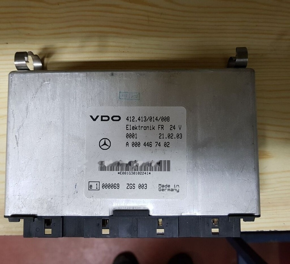 WABCO EPS, EPB A 000 446 7609 Mercedes-Benz truck - كتلة التحكم - شاحنة: صور 2 WABCO EPS, EPB A 000 446 7609 Mercedes-Benz truck - كتلة التحكم - شاحنة: صور 2