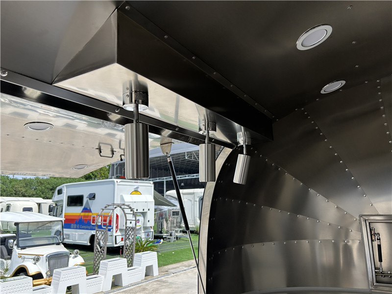 عربة الطعام لنقل الطعام Small Food Trailer Crepes, Gelato & More | European Street Food Truck: صور 16 عربة الطعام لنقل الطعام Small Food Trailer Crepes, Gelato & More | European Street Food Truck: صور 16