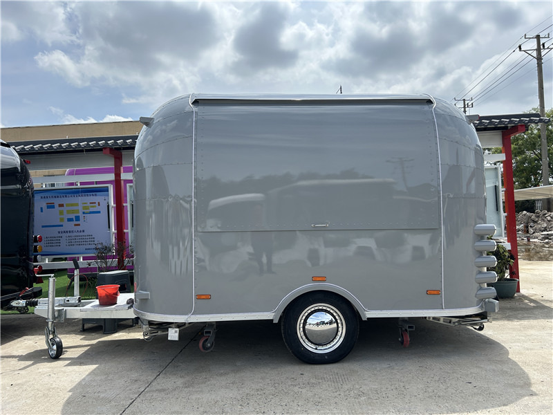 عربة الطعام لنقل الطعام Small Food Trailer Crepes, Gelato & More | European Street Food Truck: صور 6 عربة الطعام لنقل الطعام Small Food Trailer Crepes, Gelato & More | European Street Food Truck: صور 6