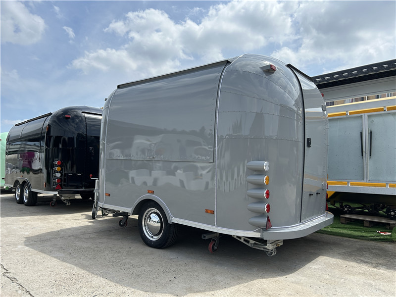 عربة الطعام لنقل الطعام Small Food Trailer Crepes, Gelato & More | European Street Food Truck: صور 7 عربة الطعام لنقل الطعام Small Food Trailer Crepes, Gelato & More | European Street Food Truck: صور 7