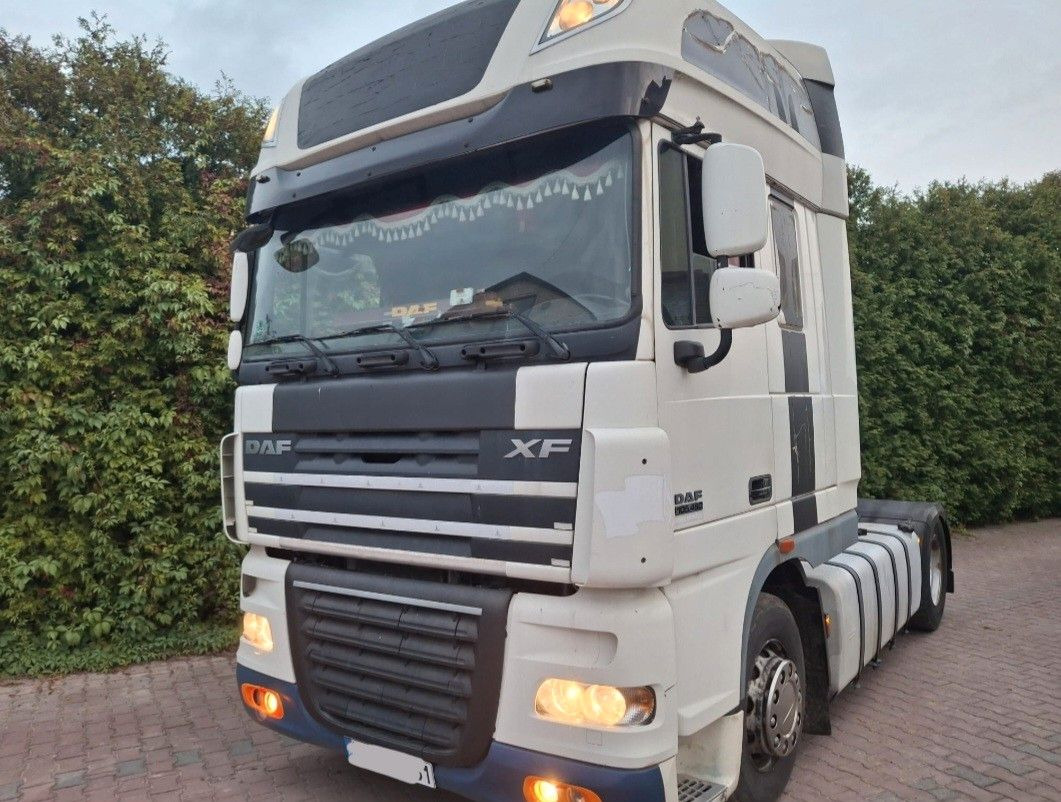 DAF XF 105.460 SSC SuperSpaceCab - شاحنة جرار: صور 1 DAF XF 105.460 SSC SuperSpaceCab - شاحنة جرار: صور 1
