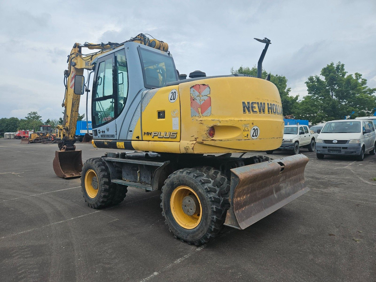 New Holland MH Plus 18t Mobilbagger - حفارة على عجلات: صور 3 New Holland MH Plus 18t Mobilbagger - حفارة على عجلات: صور 3