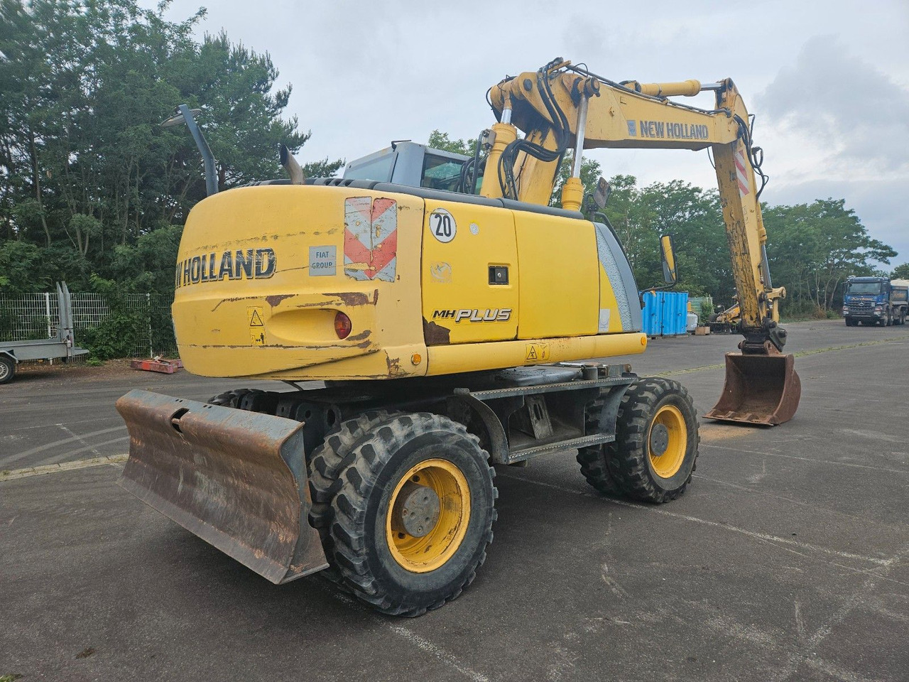 New Holland MH Plus 18t Mobilbagger - حفارة على عجلات: صور 4 New Holland MH Plus 18t Mobilbagger - حفارة على عجلات: صور 4